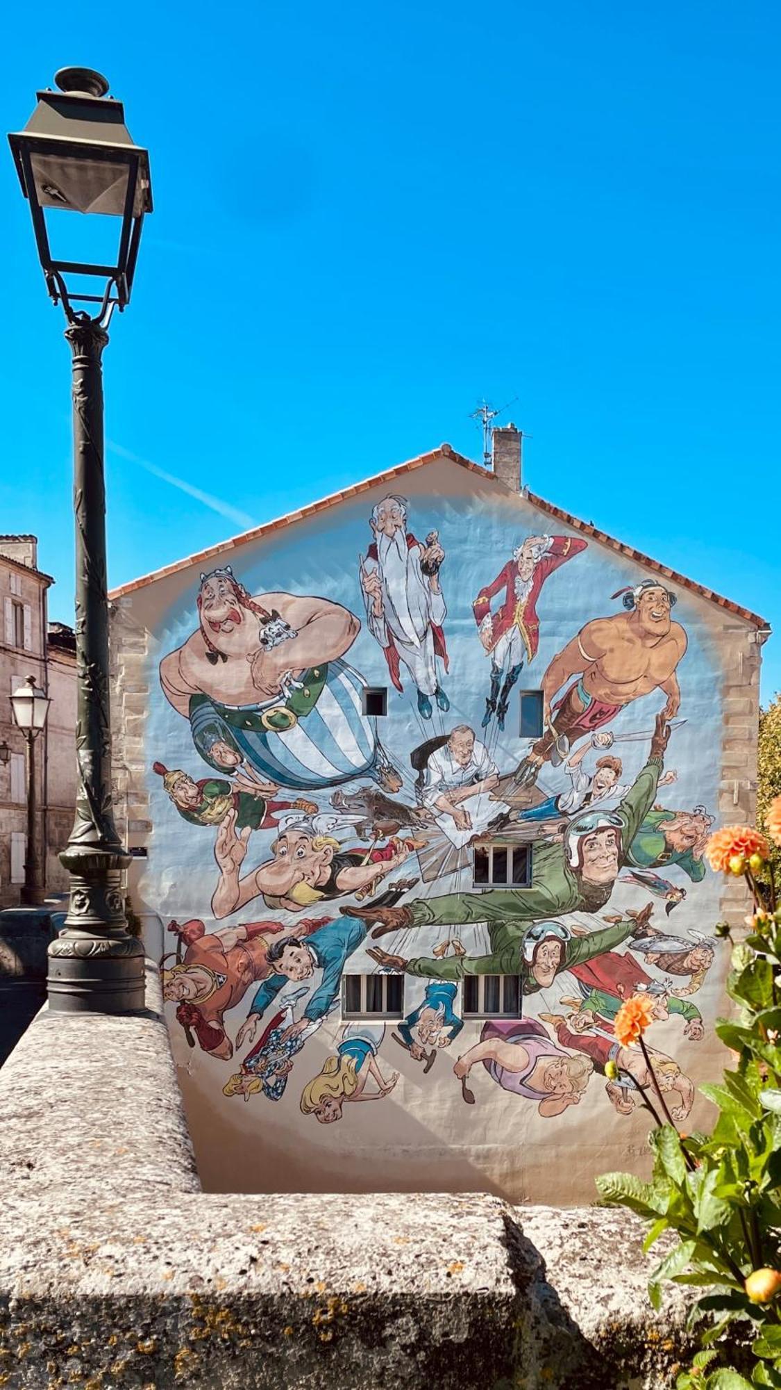 Appart Proche Gare Tgv Angouleme Deco Theme Bande Dessinee Angoulême Exterior foto